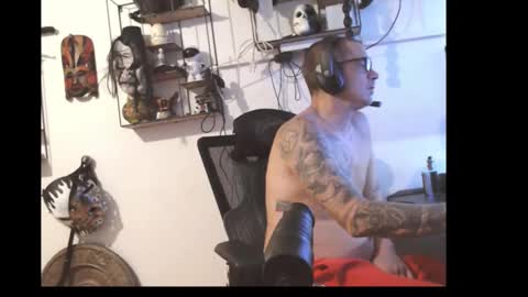 Snapshot of hotkinkytat chatting on April 23, 12:04 pm hotkinkytat online show from April 23, 12:04 pm