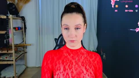 Snapshot of hotlaracroft chatting on May 5, 3:20 pm Allison online show from May 5, 3:20 pm