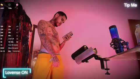 Snapshot of hotlatinox20cm chatting on February 14, 7:10 pm HoTLatinoX20CM online show from February 14, 7:10 pm