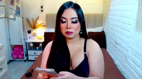 Snapshot of hotlexus69 chatting on September 12, 12:44 am LEXUS online show from September 12, 12:44 am