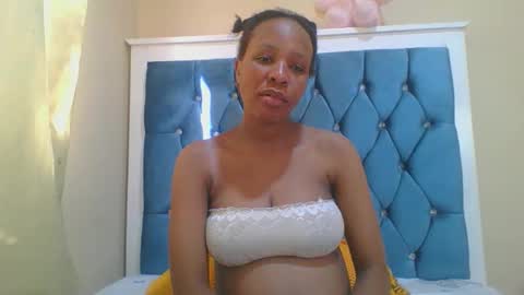 Snapshot of hotlove255 chatting on November 24, 6:02 am hotlove255 online show from November 24, 6:02 am