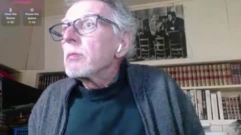 Snapshot of hotlux_54 chatting on May 17, 2:57 pm hotlux_54 online show from May 17, 2:57 pm