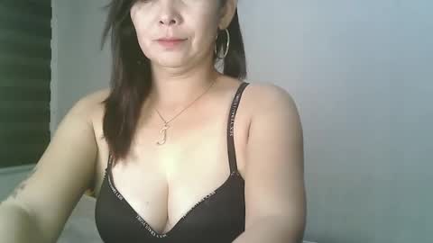 Snapshot of hotmamajen4u chatting on April 22, 2:14 am hotmamajen4u online show from April 22, 2:14 am