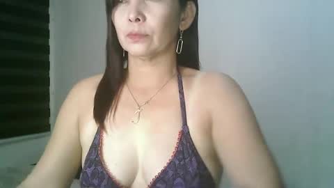Snapshot of hotmamajen4u chatting on May 2, 3:22 am hotmamajen4u online show from May 2, 3:22 am
