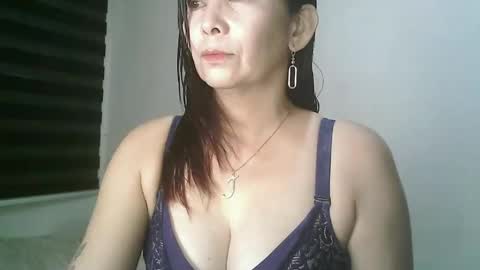 Snapshot of hotmamajen4u chatting on May 3, 2:39 am hotmamajen4u online show from May 3, 2:39 am