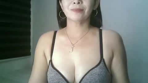 Snapshot of hotmamajen4u chatting on May 8, 2:50 am hotmamajen4u online show from May 8, 2:50 am