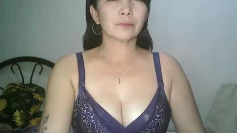 Snapshot of hotmamajen4u chatting on May 18, 5:24 am hotmamajen4u online show from May 18, 5:24 am