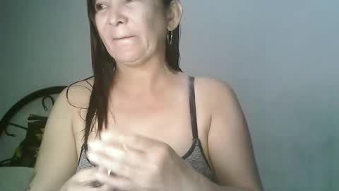 Snapshot of hotmamajen4u chatting on June 2, 11:12 am hotmamajen4u online show from June 2, 11:12 am
