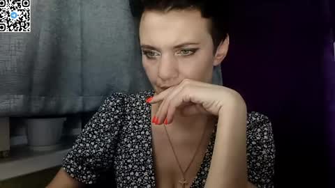 Snapshot of hotmamaqueen234 chatting on May 9, 10:59 pm hotmamaqueen234 online show from May 9, 10:59 pm