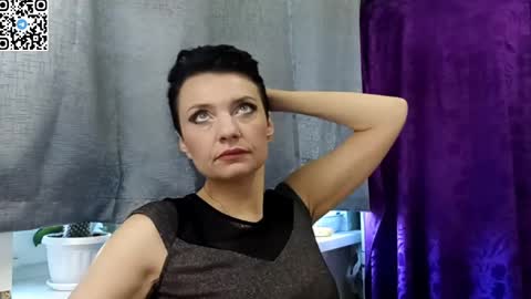 Snapshot of hotmamaqueen234 chatting on May 12, 7:16 am hotmamaqueen234 online show from May 12, 7:16 am