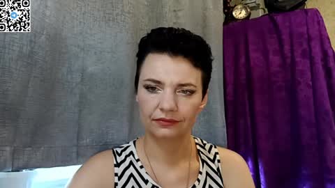 Snapshot of hotmamaqueen234 chatting on May 22, 9:37 am hotmamaqueen234 online show from May 22, 9:37 am