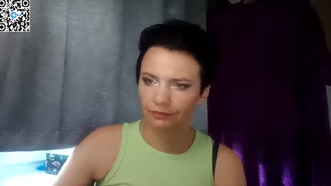 Snapshot of hotmamaqueen234 chatting on June 12, 12:26 pm hotmamaqueen234 online show from June 12, 12:26 pm