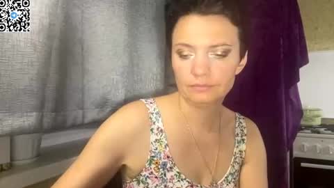 Snapshot of hotmamaqueen234 chatting on June 13, 9:46 pm hotmamaqueen234 online show from June 13, 9:46 pm