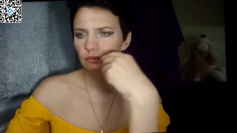 Snapshot of hotmamaqueen234 chatting on June 15, 7:27 pm hotmamaqueen234 online show from June 15, 7:27 pm