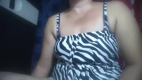 Snapshot of hotmatureladyxxx chatting on November 7, 1:38 am hotmatureladyxxx online show from November 7, 1:38 am