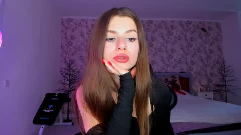 Snapshot of hotmolly_ chatting on February 11, 2:11 pm hotmolly_ online show from February 11, 2:11 pm