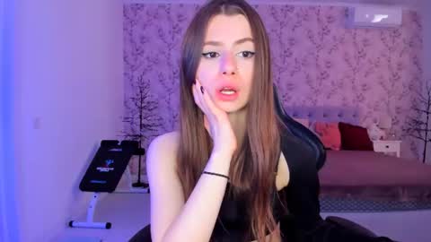 Snapshot of hotmolly_ chatting on June 10, 9:41 am hotmolly_ online show from June 10, 9:41 am