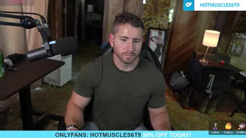 hotmuscles6t9 online show from October 14, 8:20 pm