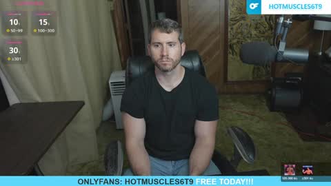 Snapshot of hotmuscles6t9 chatting on April 24, 11:23 am hotmuscles6t9 online show from April 24, 11:23 am