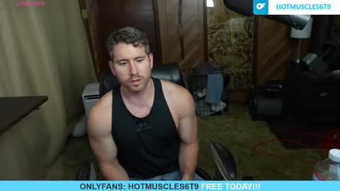 Snapshot of hotmuscles6t9 chatting on May 3, 8:53 am hotmuscles6t9 online show from May 3, 8:53 am