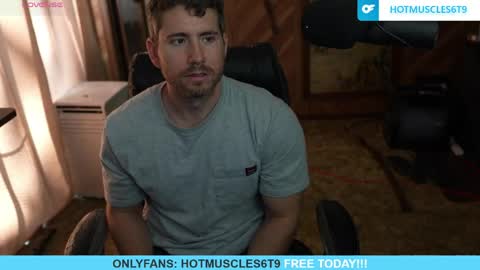 Snapshot of hotmuscles6t9 chatting on May 8, 2:22 pm hotmuscles6t9 online show from May 8, 2:22 pm
