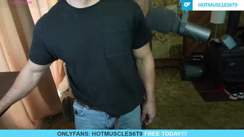 Snapshot of hotmuscles6t9 chatting on May 16, 5:34 pm hotmuscles6t9 online show from May 16, 5:34 pm