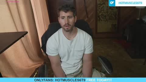 Snapshot of hotmuscles6t9 chatting on May 31, 3:30 pm hotmuscles6t9 online show from May 31, 3:30 pm
