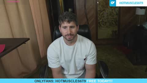 Snapshot of hotmuscles6t9 chatting on June 1, 7:59 pm hotmuscles6t9 online show from June 1, 7:59 pm