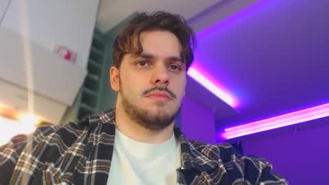 Snapshot of hotpolishsausage chatting on December 16, 2:15 am Jason online show from December 16, 2:15 am