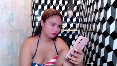 Snapshot of hotscarletcumxx chatting on June 11, 12:32 am veronica online show from June 11, 12:32 am