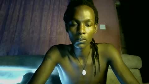 Snapshot of hotshadowx chatting on May 18, 5:08 pm hotshadowx online show from May 18, 5:08 pm