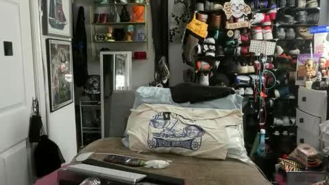 hotstuff775616 online show from February 24, 3:37 am