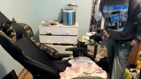 hot online show from November 30, 8:40 am