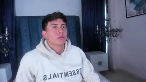 Snapshot of hott_boyy__ chatting on November 6, 3:46 pm hott_boyy__ online show from November 6, 3:46 pm