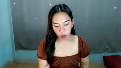 Snapshot of hott_cumforyou chatting on February 13, 5:05 am jelaigrande online show from February 13, 5:05 am