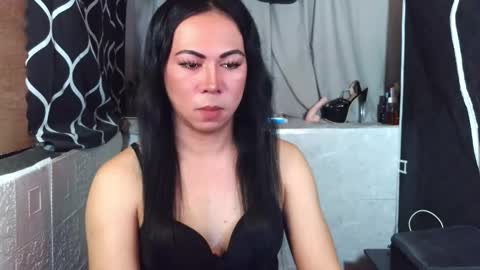 Snapshot of hott_summerr chatting on May 28, 6:43 am Alex Summer online show from May 28, 6:43 am