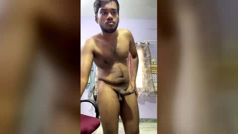 Snapshot of hottamilguy01 chatting on February 19, 4:52 am hottamilguy01 online show from February 19, 4:52 am