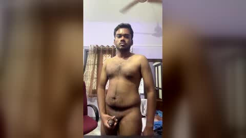 Snapshot of hottamilguy01 chatting on March 10, 9:03 am hottamilguy01 online show from March 10, 9:03 am