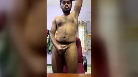 Snapshot of hottamilguy01 chatting on April 15, 10:33 am hottamilguy01 online show from April 15, 10:33 am