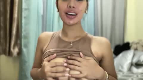 Snapshot of hottest_katarinaxxx chatting on May 20, 1:12 am katarina online show from May 20, 1:12 am