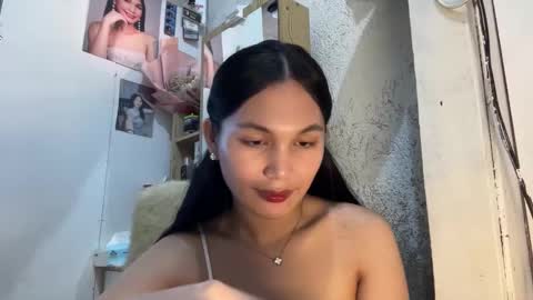 Snapshot of hottie_amari chatting on April 8, 7:30 am Amari online show from April 8, 7:30 am