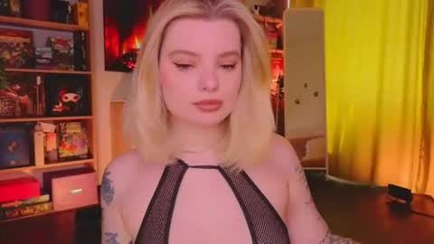 Jane  online show from May 3, 9:48 am