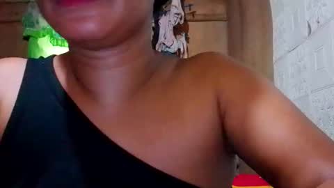 Snapshot of hottie_mama2022 chatting on June 10, 9:57 pm Lyn online show from June 10, 9:57 pm