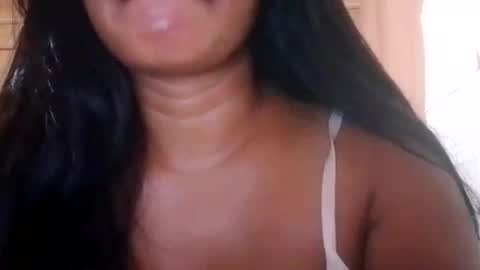 Snapshot of hottie_mama2022 chatting on July 4, 8:26 pm Lyn online show from July 4, 8:26 pm