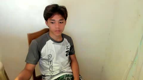 Snapshot of hottie_migs chatting on April 14, 12:00 pm hottie_migs online show from April 14, 12:00 pm