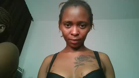 Snapshot of hottie_mistie chatting on April 18, 12:03 am hottie_mistie online show from April 18, 12:03 am