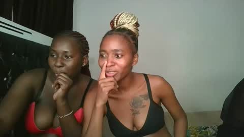 Snapshot of hottie_mistie chatting on April 21, 1:42 am hottie_mistie online show from April 21, 1:42 am