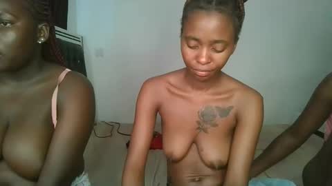 Snapshot of hottie_mistie chatting on April 24, 12:40 pm hottie_mistie online show from April 24, 12:40 pm