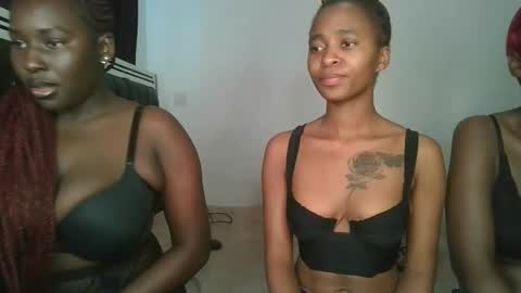 Snapshot of hottie_mistie chatting on April 27, 8:34 am hottie_mistie online show from April 27, 8:34 am