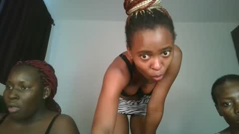 Snapshot of hottie_mistie chatting on May 18, 7:14 am hottie_mistie online show from May 18, 7:14 am